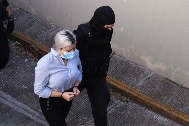 Επίθεση με βιτριόλι: ''Εσύ ξέρεις γιατί έγινε αυτό'', είπε η κατηγορούμενη στην Ιωάννα