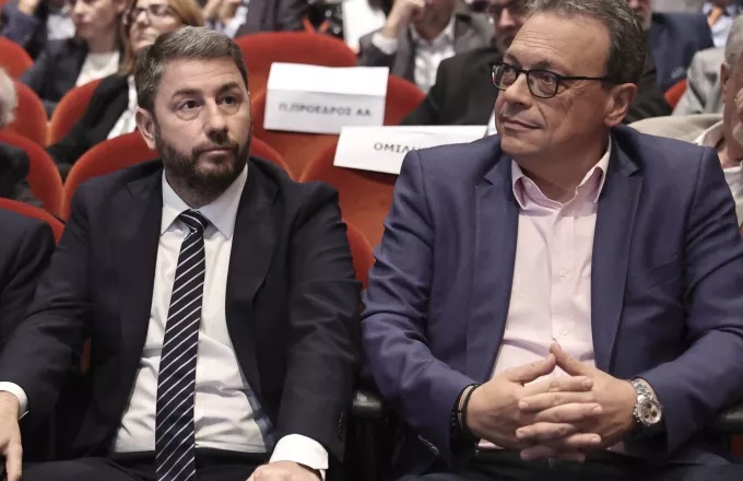 Στα σκαριά πολιτικός «γάμος» ΠΑΣΟΚ με ΣΥΡΙΖΑ - Ποιοι αντιδρούν στη Χαριλάου Τρικούπη;
