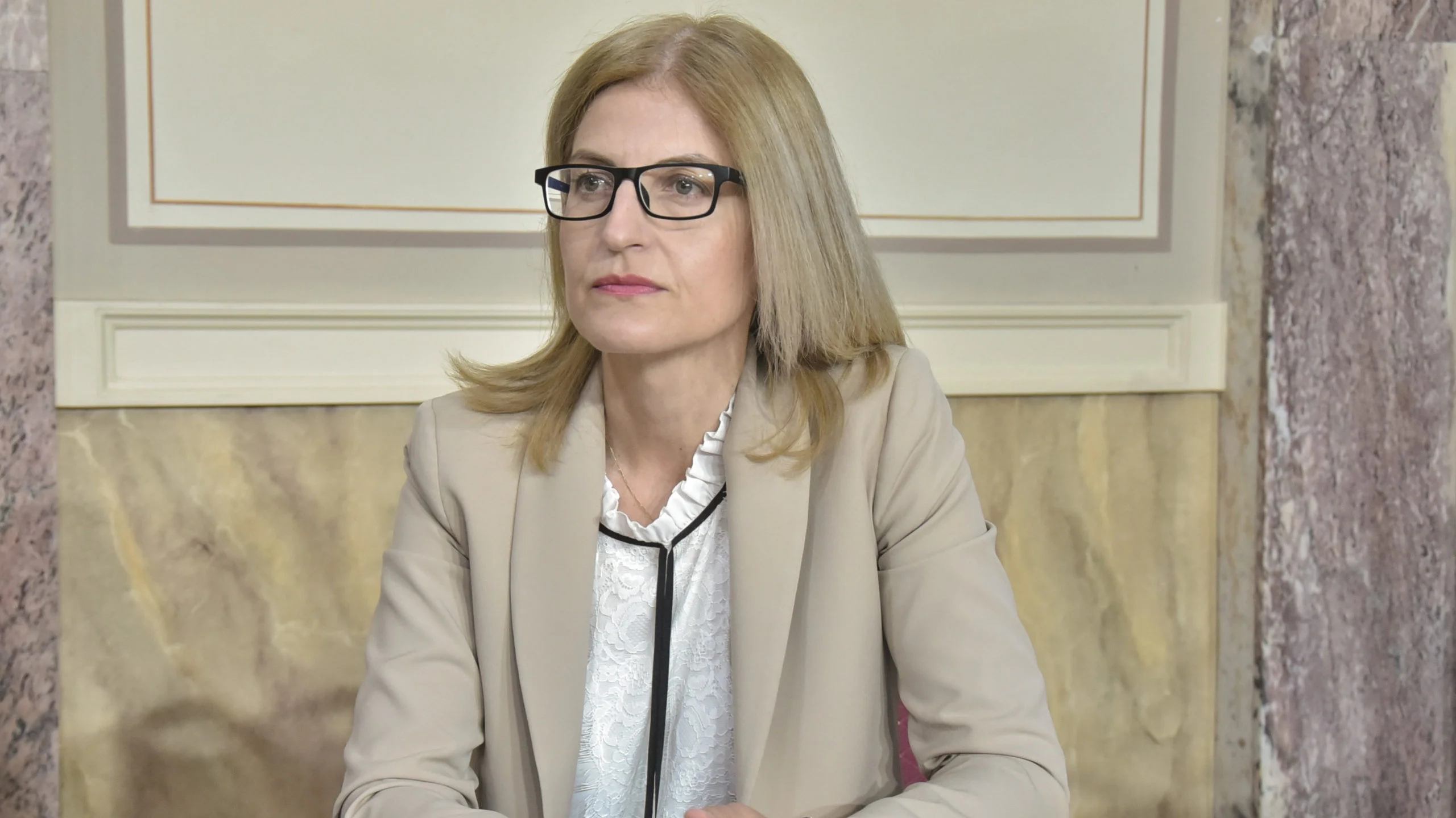 Δεν επέτρεψε σε δημοσιογράφους να της κάνουν ερωτήσεις η Δώρα Αυγέρη