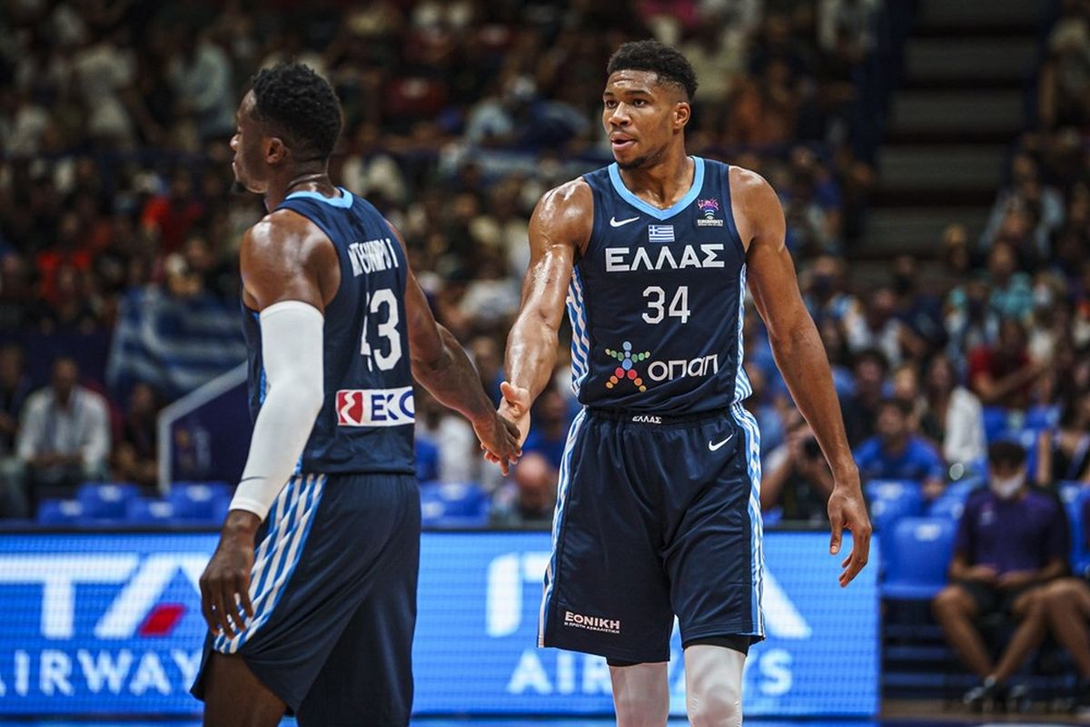 EuroBasket 2022 - Ο Σπάχια τα μπέρδεψε με τους νατουραλιζέ: "Βλέπω την Ελλάδα να νικάει μόνο με Ντόρσεϊ και Αντετοκούνμπο, εγώ είμαι κατά"