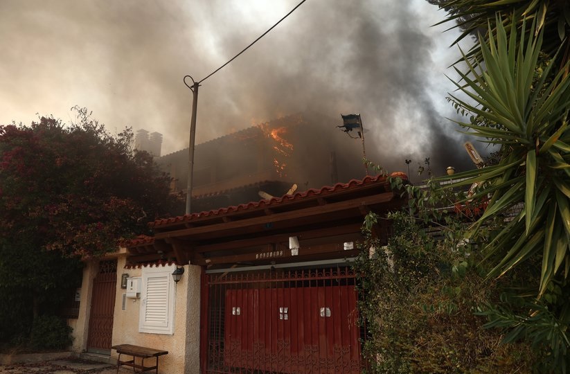 «Πονοκέφαλος» για ταυτόχρονα πύρινα μέτωπα στο Υπουργείο Πολιτικής Προστασίας