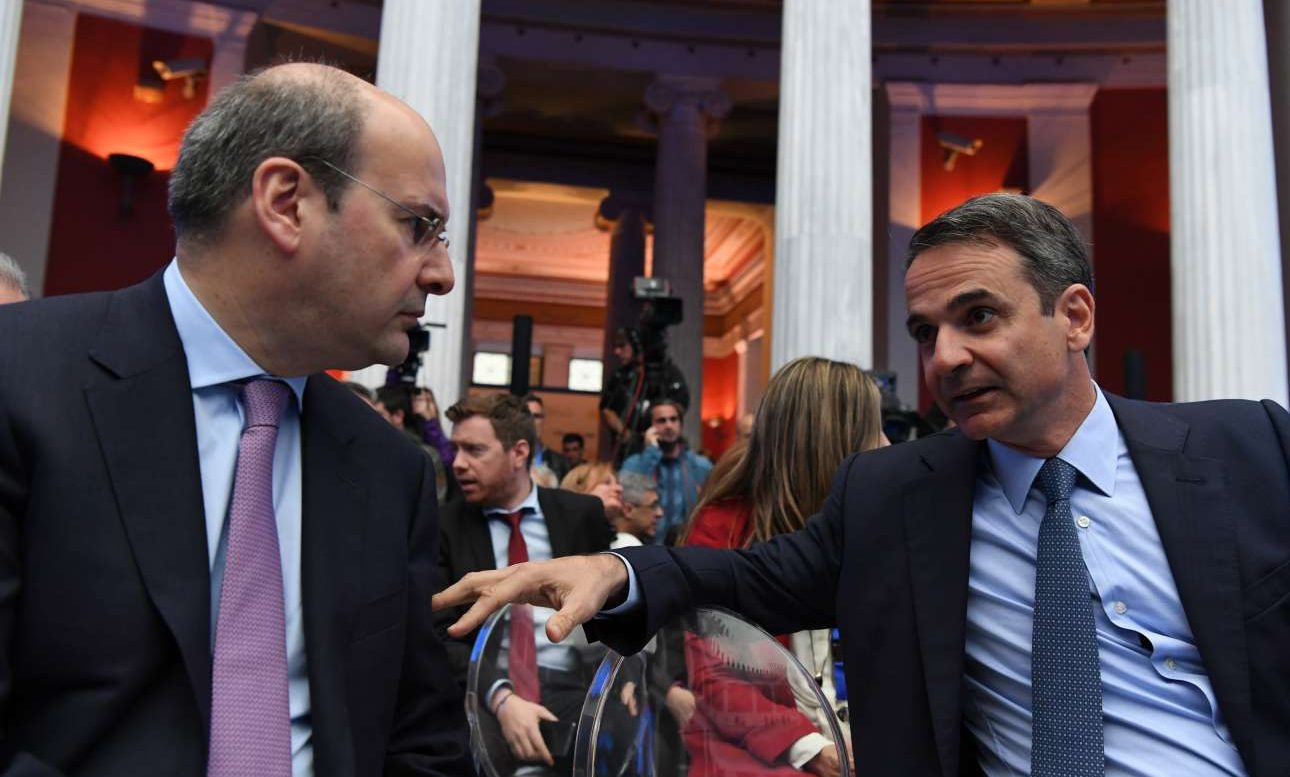 Ούτε βήμα πίσω από την κυβέρνηση για το φορολογικό νομοσχέδιο - Στήριξη Μητσοτάκη σε Χατζηδάκη