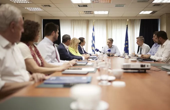 Μητσοτάκης από το υπουργείο Ανάπτυξης: Έρχονται μέτρα και πρόστιμα κατά της αισχροκέρδειας