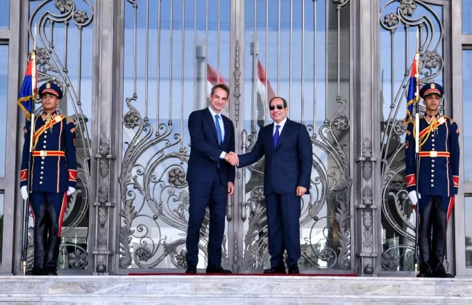 Μητσοτάκης από Αίγυπτο: «Οι ελληνοαιγυπτιακές σχέσεις είναι αυτοτελείς, ισχυρές»