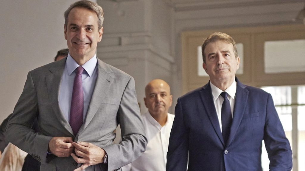 Μητσοτάκης: «Αξιοποίηση στελεχών Πυροσβεστικής και ΕΔ από το ΕΚΑΒ»