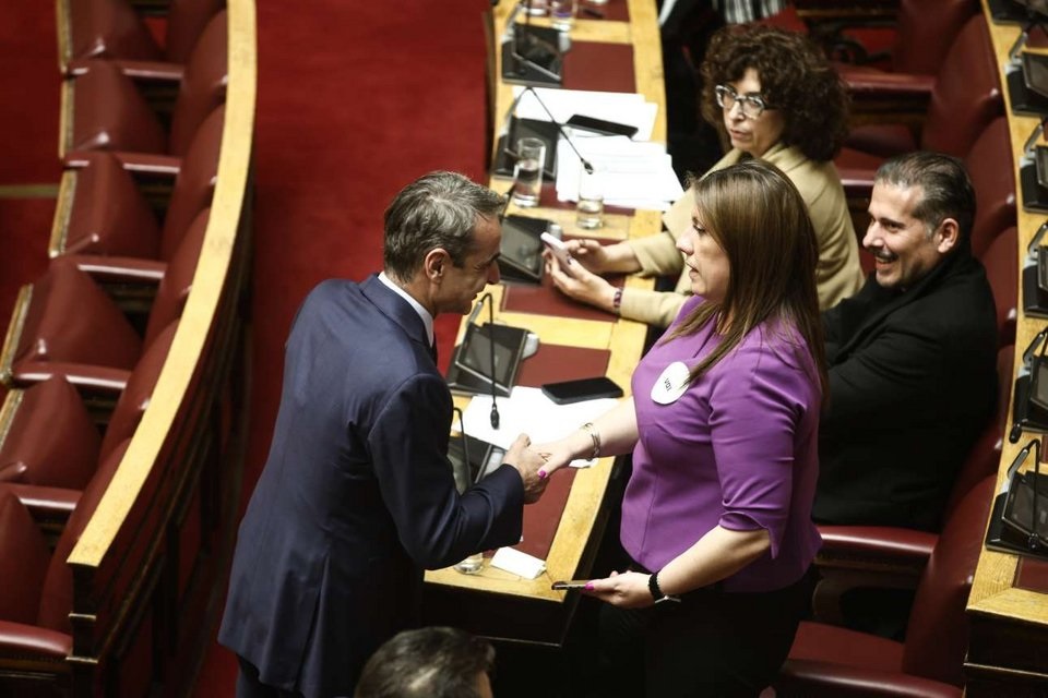 Πως η άνοδος της Ζωής Κωνσταντοπούλου ευνοεί την στρατηγική Μητσοτάκη;
