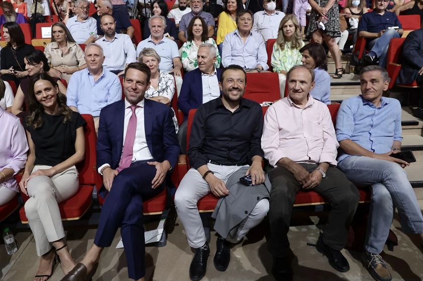 Στην τελική ευθεία για την εκλογή αρχηγού ο ΣΥΡΙΖΑ - Τα «φώτα» πάνω στον Κασσελάκη 