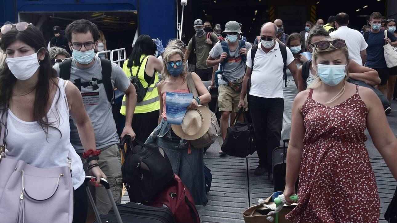 Σε θέση εκκίνησης χιλιάδες δικαιούχοι για το πρόγραμμα «Τουρισμός για όλους»