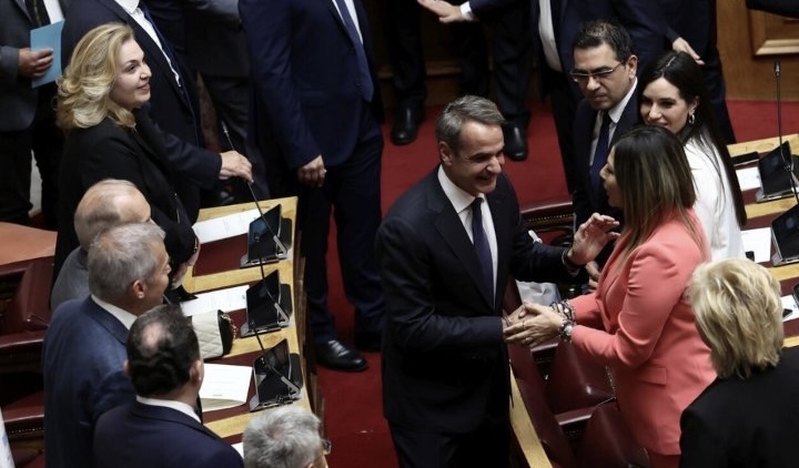 Ορκίστηκε η Βουλής της... μίας ημέρας