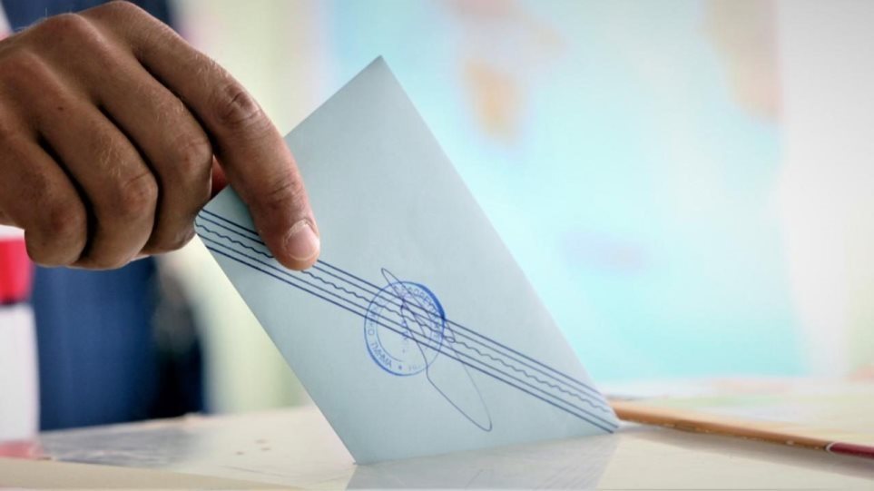 Δημοσκόπηση: Προβάδισμα 9,3% της ΝΔ έναντι του ΣΥΡΙΖΑ