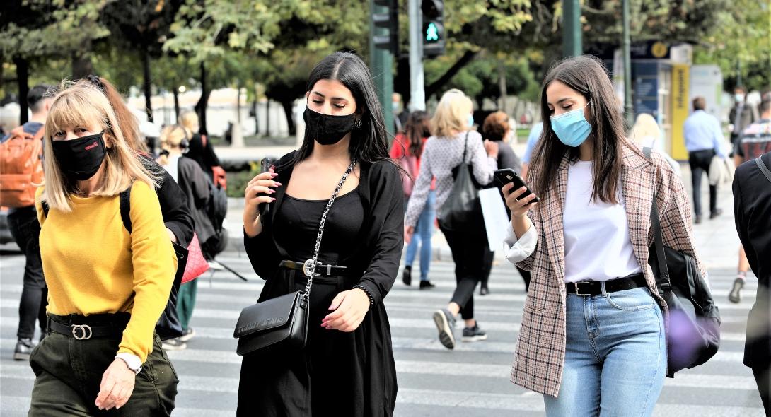 Κορωνοϊός: Στους νέους τα... κλειδιά για το μέλλον της πανδημίας στην χώρα - Τι φοβούνται οι ειδικοί