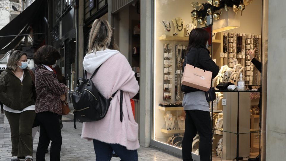 Κορωνοϊός: Μουδιασμένη η αντίδραση του εμπορικού κόσμου στα νέα μέτρα 