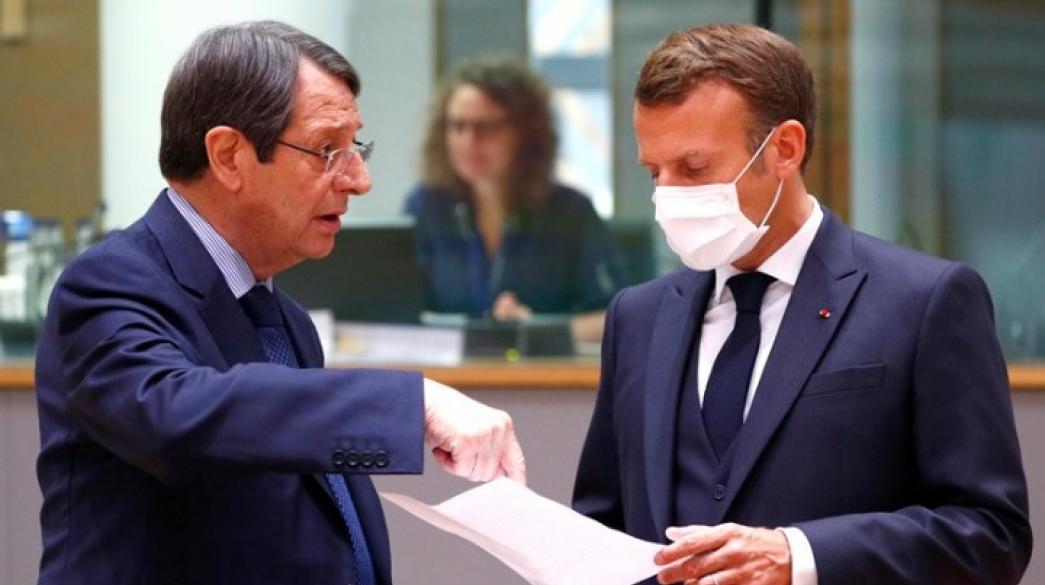 Κύπρος: Στο πλευρό της Λευκωσίας στέκεται ο Μανουέλ Μακρόν