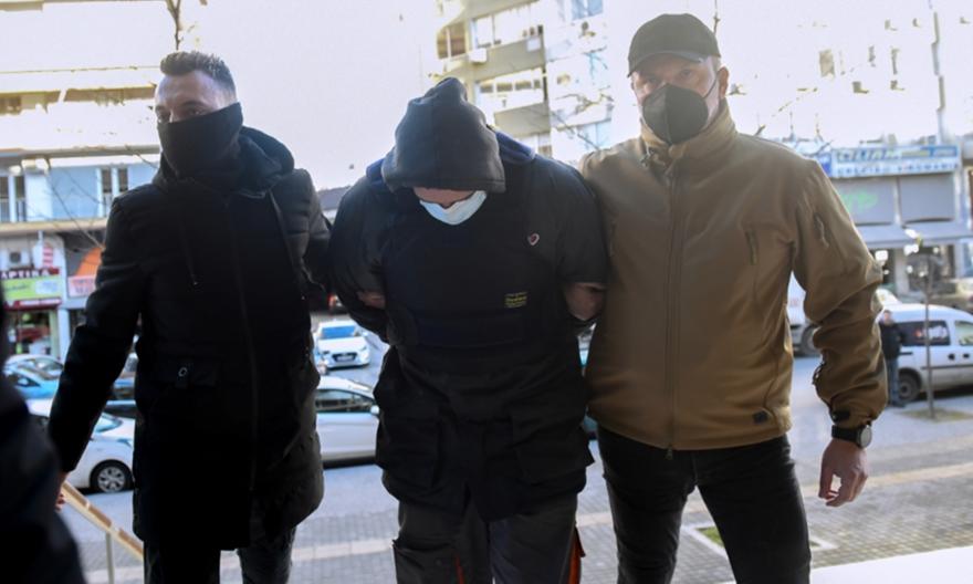 Στον εισαγγελέα με αλεξίσφαιρο ο 23χρονος δολοφόνος του Άλκη