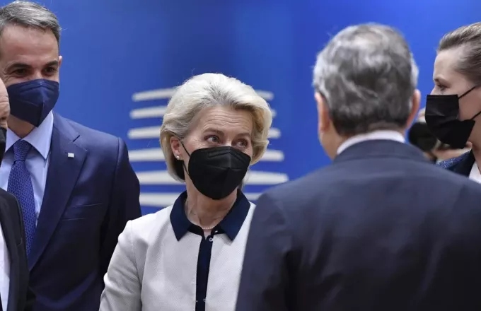 Politico: «Όχι» από Κομισιόν στην πρόταση των «15» για πλαφόν στο φυσικό αέριο