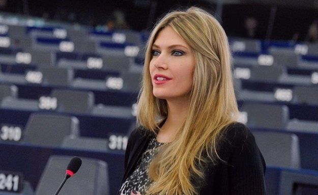 Αποκάλυψη: Για ποια θέση ετοιμάζει υποψηφιότητα η Εύα Καϊλή;