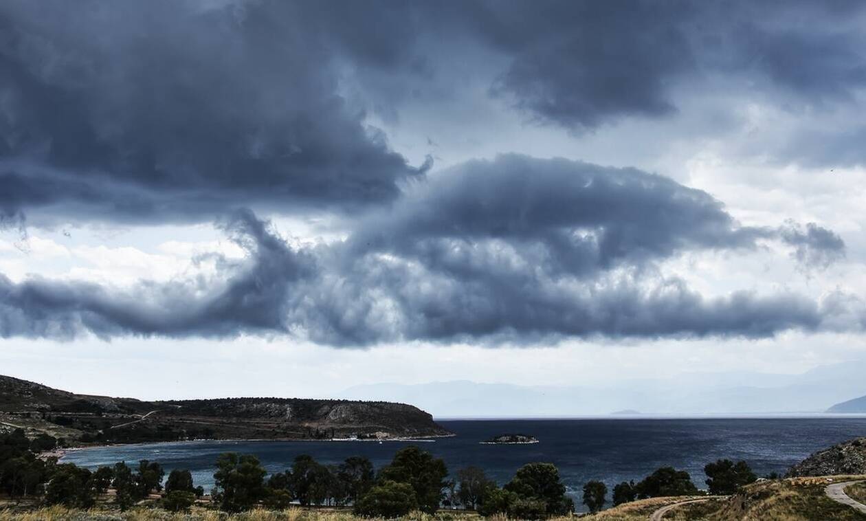 Καιρός: Με σύννεφα και ανέμους θα πορευτεί η Κυριακή - Που θα βρέξει; 