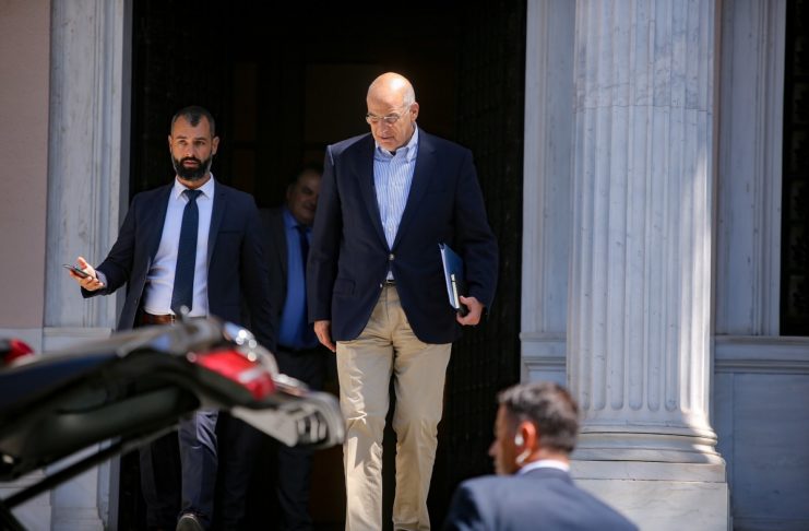 «Όχι» από Δένδια σε κρυφή ατζέντα αναφορικά με την διπλωματική σκακιέρα