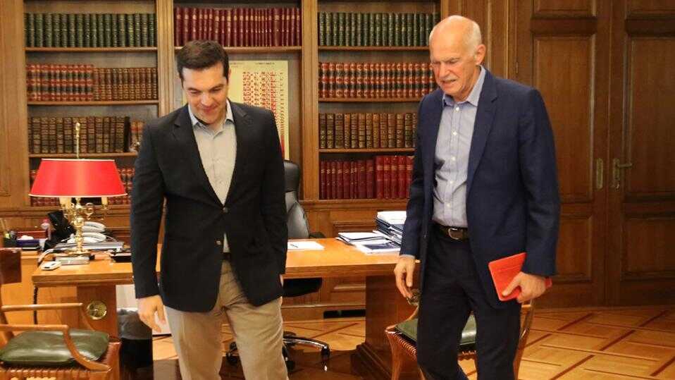 Συνεργασία Τσίπρα - Παπανδρέου «βλέπουν» στο Μαξίμου