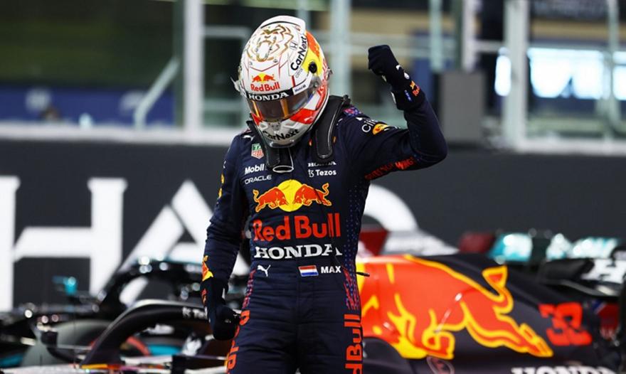 F1: Είναι γεγονός - Ο Φερστάπεν έσπασε την αυτοκρατορία του Χάμιλτον και έγινε πρωταθλητής!