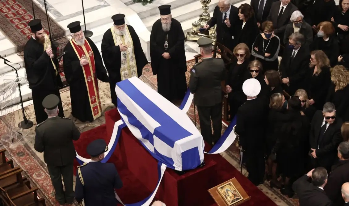 Το τελευταίο "αντίο" στον Κώστα Σημίτη