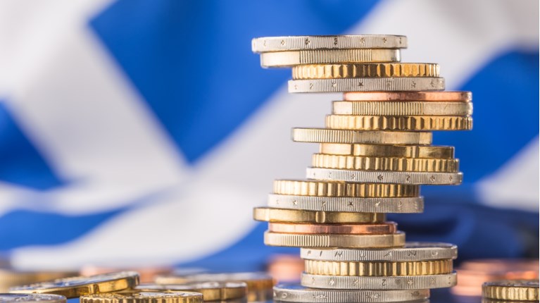 Πρωτογενές πλεόνασμα ύψους 2,7 δισ. ευρώ τον Φεβρουάριο