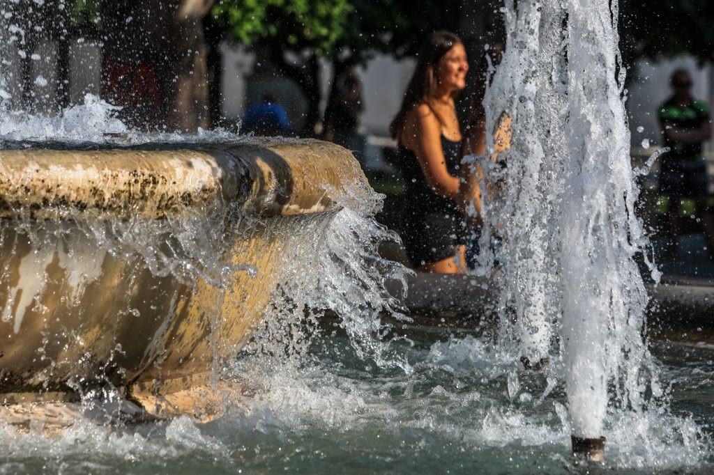 Προ των πυλών νέος καύσωνας από σήμερα 