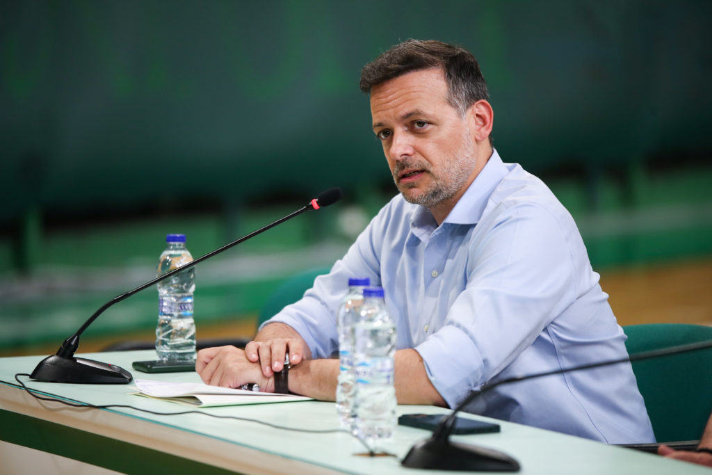 ΠΑΣΟΚ: Ο Δούκας βγαίνει στην επιφάνεια και ανοίγει τον «χορό« για εσωκομματικές κάλπες