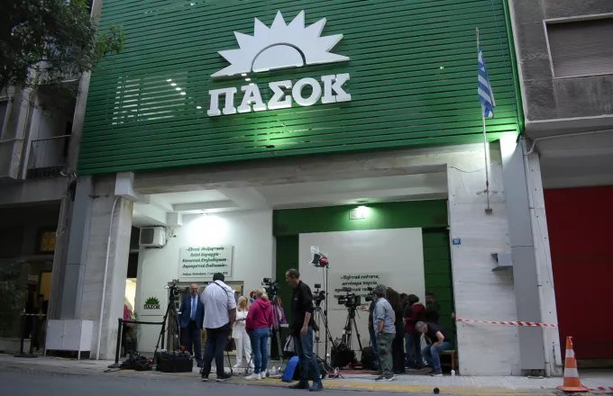 «Αδειάζει» τον Παραστατίδη το ΠΑΣΟΚ: «Το πρόγραμμά μας δεν μιλά για αύξηση του ΕΝΦΙΑ»