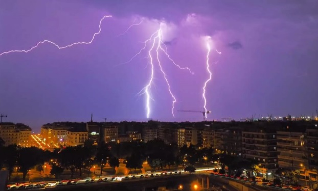 Κακοκαιρία: «Ρελάνς» με επικίνδυνα φαινόμενα - Βροχές και χαλάζι στην Αττική