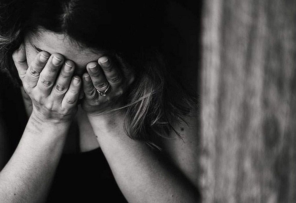 Καταγγελία βιασμού στην Θεσσαλονίκη: Άφησε το σπίτι της η 24χρονη δεχόμενη απειλές