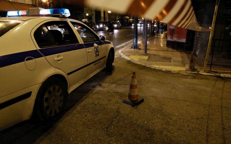Επίθεση οπαδικής βίας με πυροβολισμούς στο κέντρο της Αθήνας – Σε κρίσιμη κατάσταση το θύμα