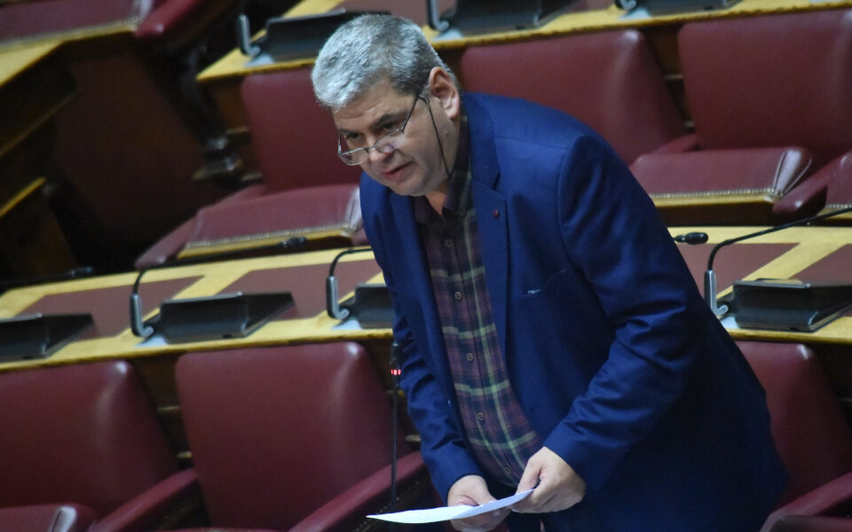 Στα «όπλα» ΝΔ και ΣΥΡΙΖΑ μετά το «εγκώμιο» Ζέιμπεκ για την Τουρκία