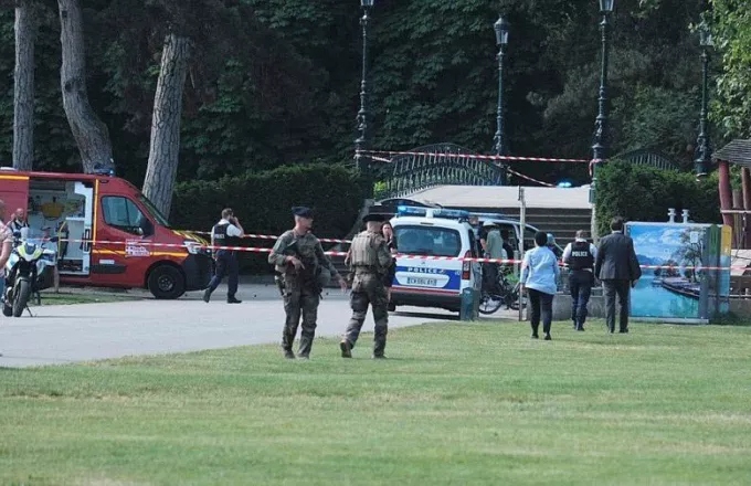 Συναγερμός στη Γαλλία: Επίθεση με μαχαίρι σε παιδική χαρά