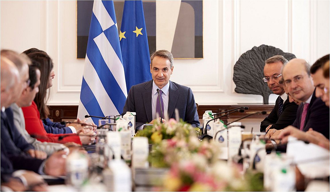 Μητσοτάκης: Φτάνει με τους «πυροσβέστες της ξαπλώστρας»
