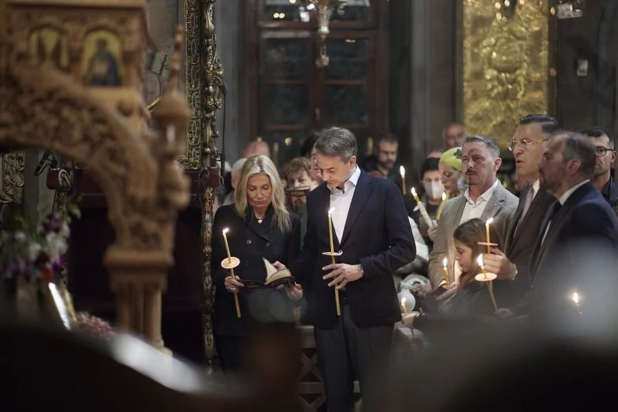 Στην Τήνο o Κυριάκος Μητσοτάκης για την ακολουθία του Επιταφίου