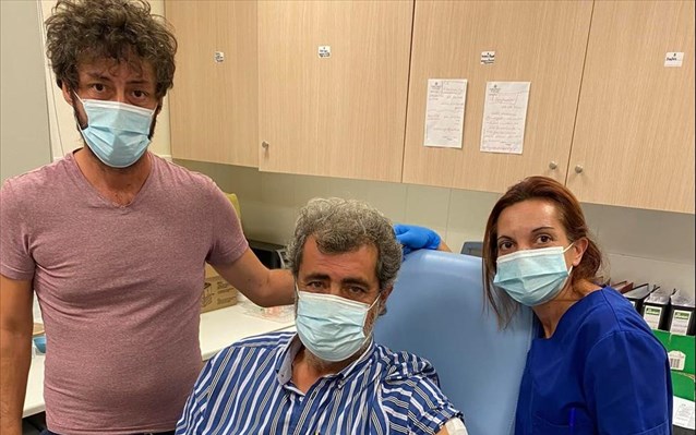 Πολάκης: ''Γιατί αποφάσισα να εμβολιαστώ''