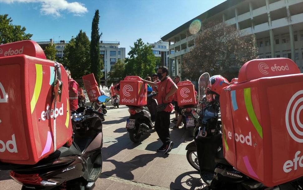 Υπουργείο Εργασίας: ''Καταρρίπτεται ο μύθος για τον εργασιακό νόμο και τις ψηφιακές πλατφόρμες''