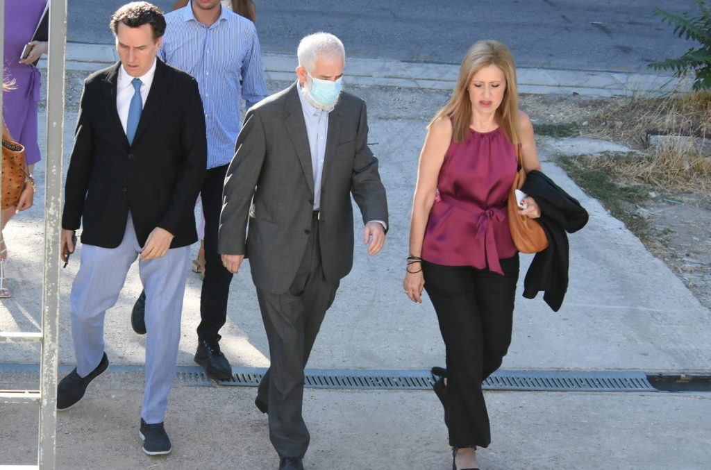 Φραστική επίθεση κατά του Φιλιππίδη: ''Αληταρά, μεγαλώνουμε παιδιά κι εμείς''