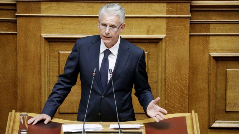 Την πόρτα της εξόδου έδειξε στον Πνευματικό ο Κυριάκος Μητσοτάκης