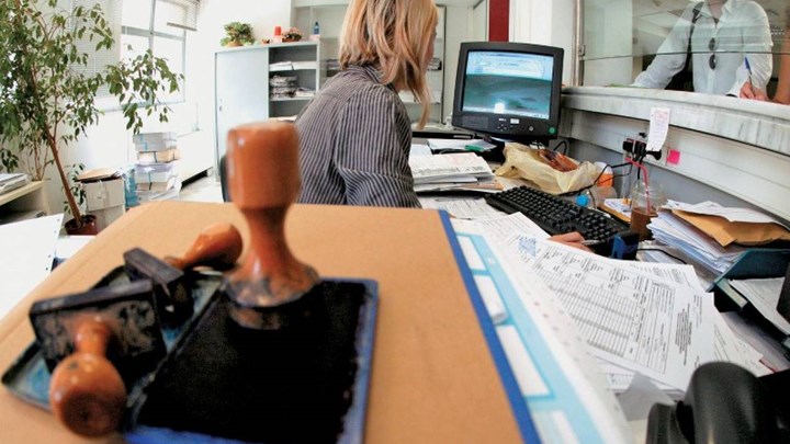 Μπαράζ προσλήψεων στον δημόσιο τομέα από τη νέα χρονιά