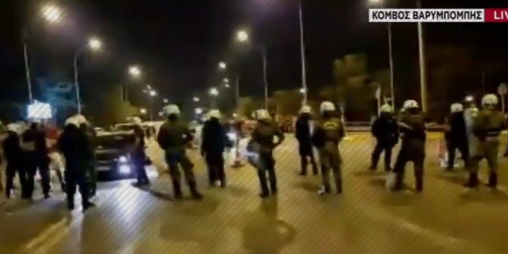 Σκηνικά βίας εναντίον πυροσβεστών και δημοσιογράφων 