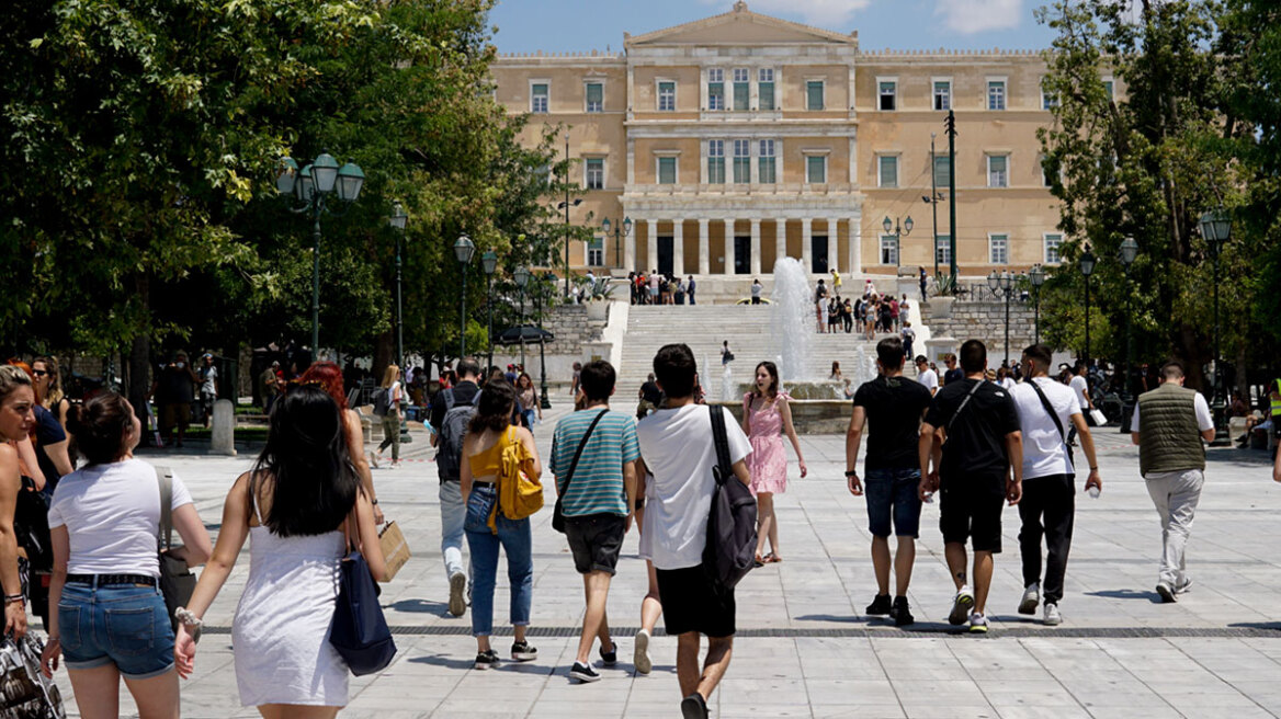 Οικονομία: Υπάρχουν δημοσιονομικά περιθώρια για 13ο και 14ο μισθό; 