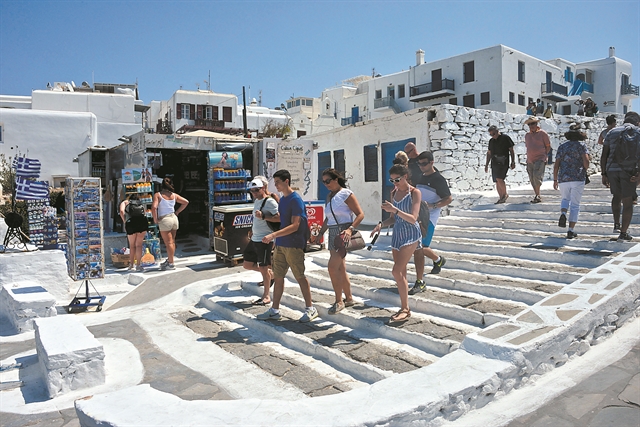 Θετικοί «οιωνοί» για τον τουρισμό - Αύξηση 24,5% αφίξεων και 28,2% εσόδων