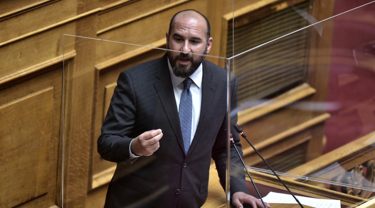 «Νεύρα» από Τζανακόπουλο με ΣΚΑΙ για τα σενάρια αποχώρησης του από τον ΣΥΡΙΖΑ
