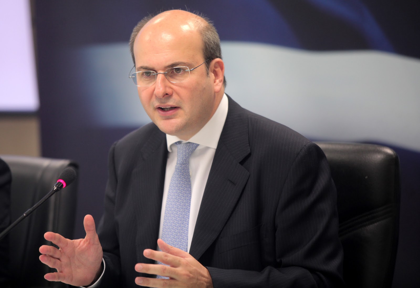 Χατζηδάκης: Έρχονται 12 νέες αυξήσεις αποδοχών για το 2025 και 12 μειώσεις φόρων