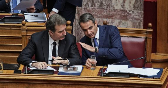 Ανασχηματισμός: Το δίλημμα Μητσοτάκη για τον Μιχάλη Χρυσοχοΐδη