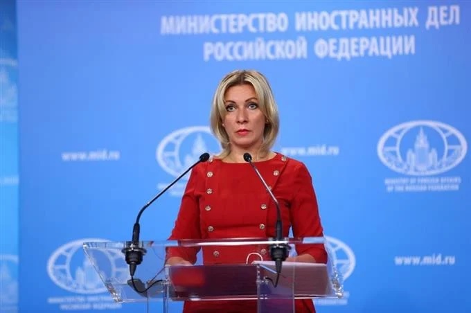 Στα χαρακώματα Αθήνα και Μόσχα μετά τις αιτιάσεις της Ζαχάροβα για αντιρωσική προπαγάνδα