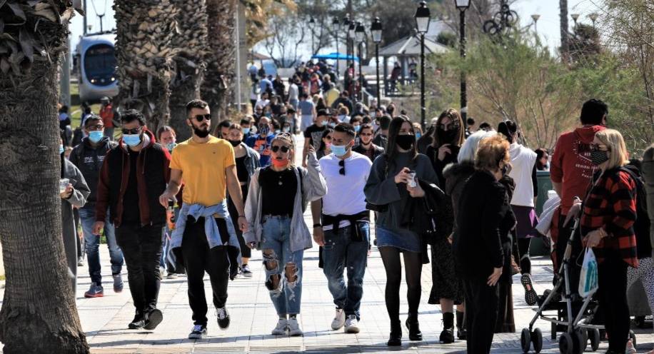 Κορωνοϊός: Στα χέρια των νέων η πορεία της πανδημίας 