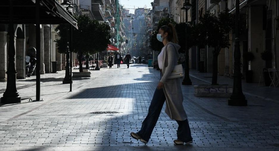 Κορωνοϊός: «Εκτόξευση» με 8.613 νέα κρούσματα 